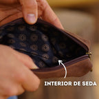 Estuche de cuero marron forrado al interior