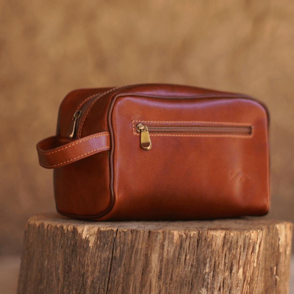 Neceser de cuero café lateral