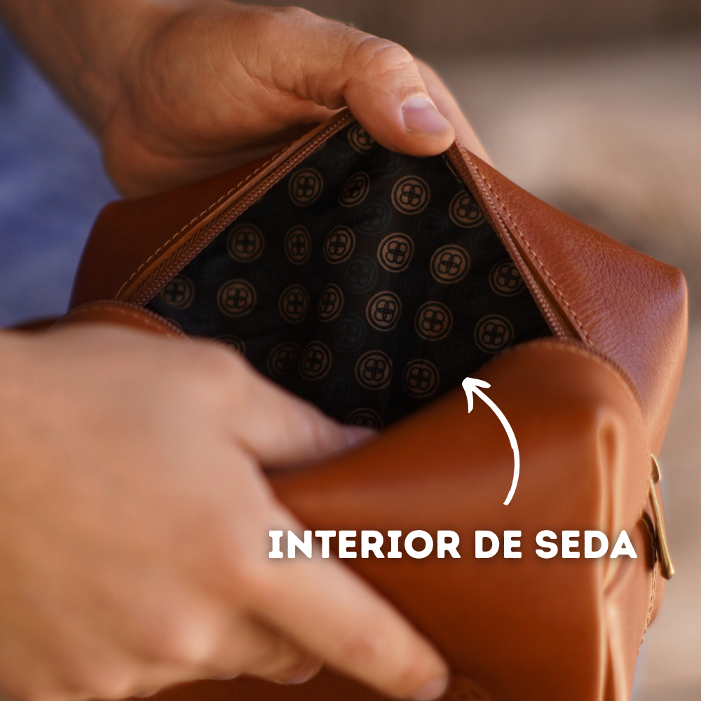 Neceser mediano de cuero forrado