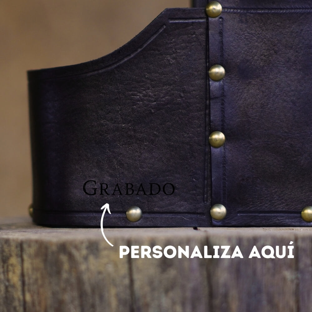 Porta mate de cuero negro personalizable laser