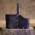 Porta mate de cuero negro y madera