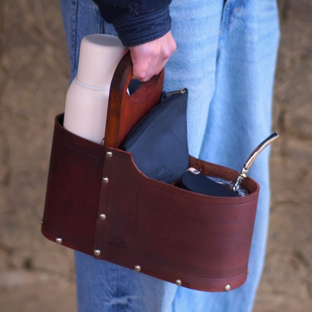 Canasta de cuero y madera para mate