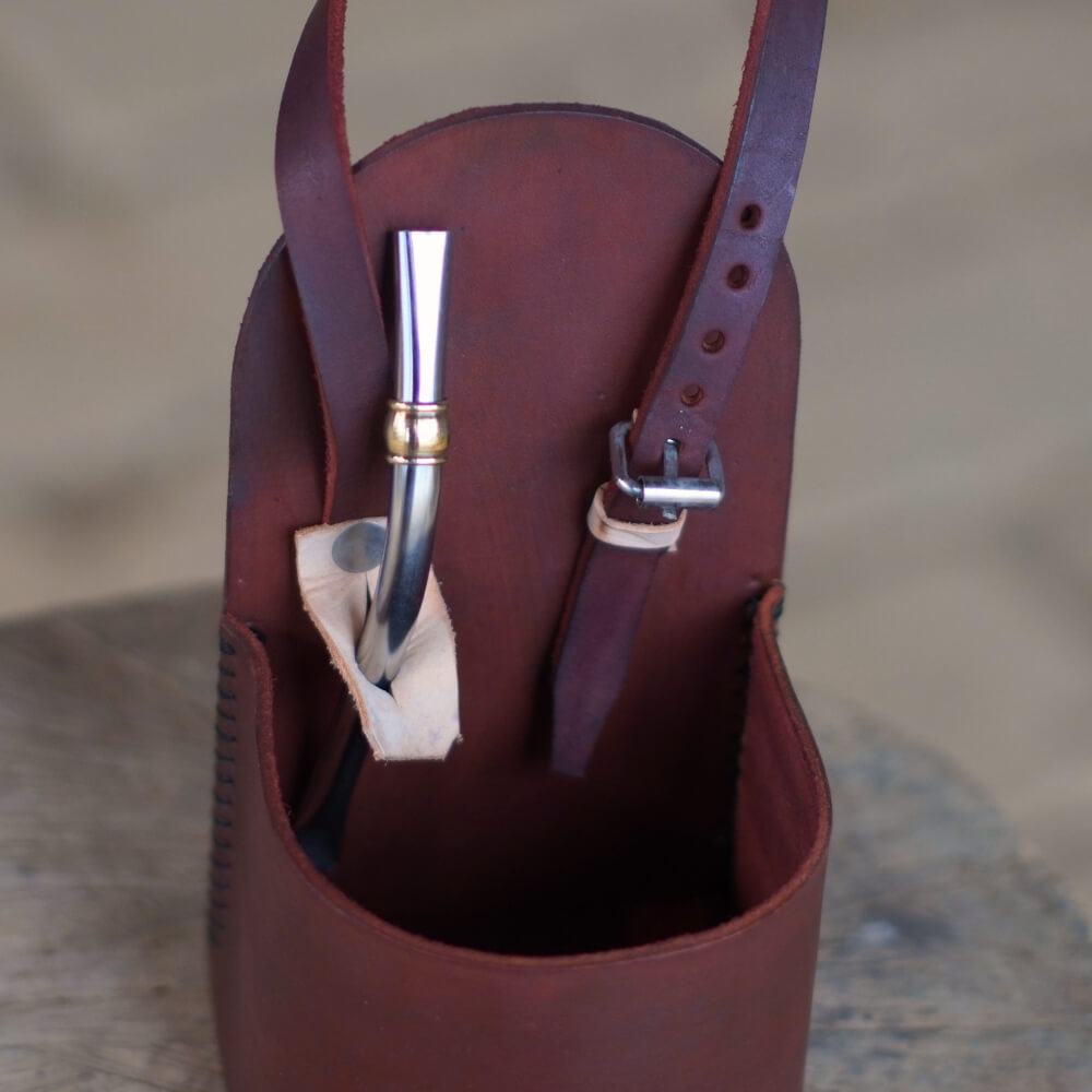 Porta mate para auto con espacio para bombilla cafe